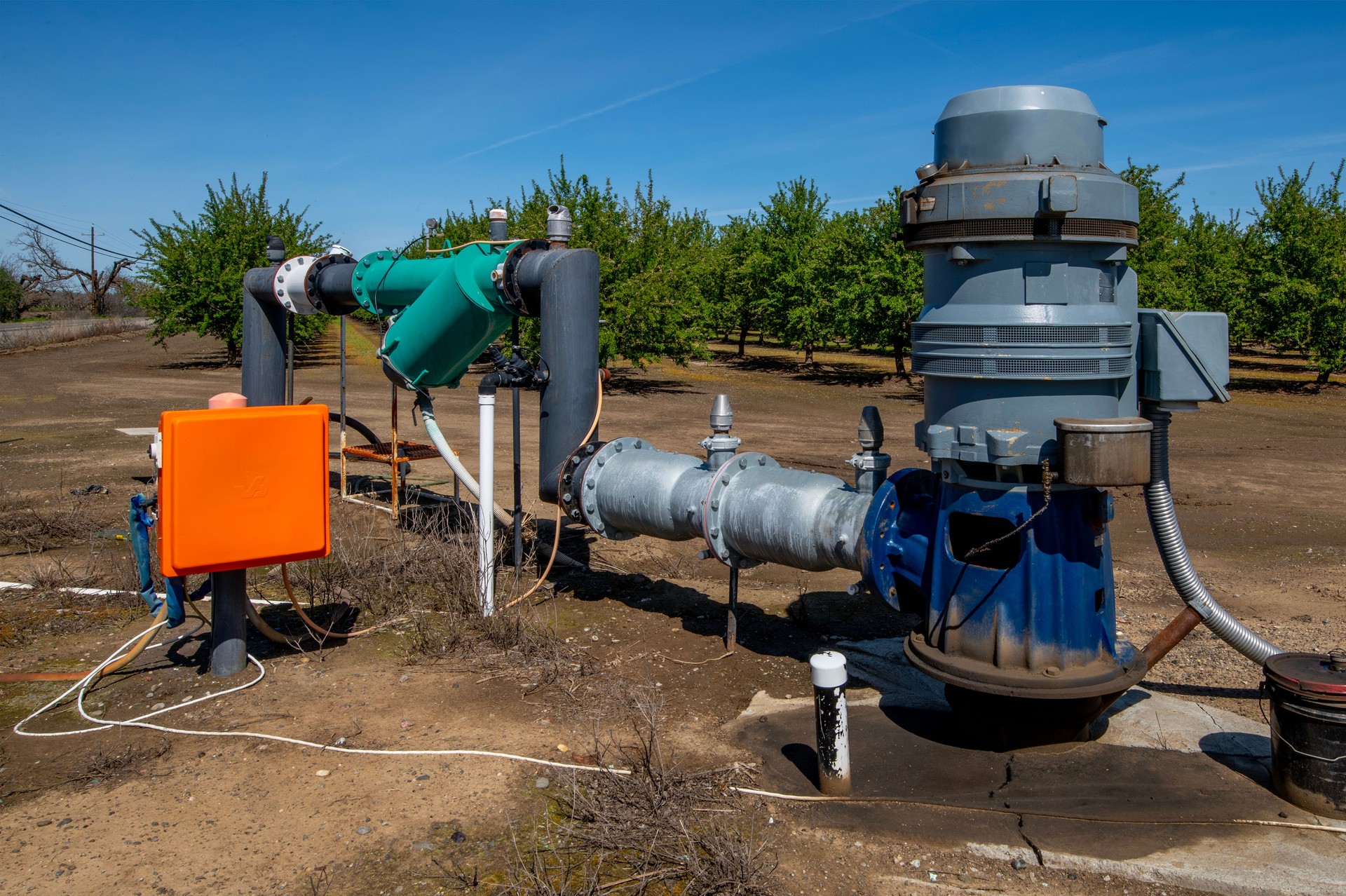Wellhead and Pump